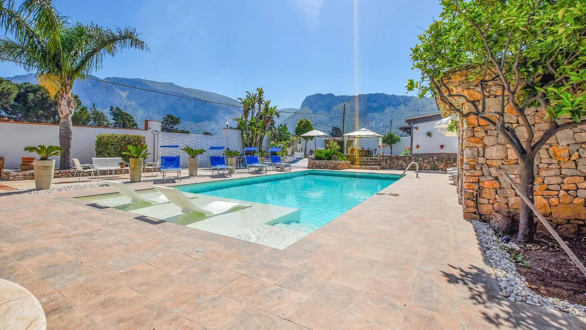 Gorgeous Home In Terrasini 0*,