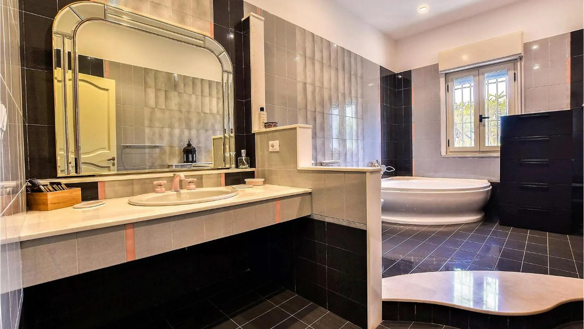 Gorgeous Home In Terrasini 0*,